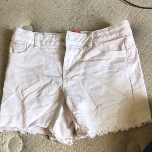 white jean shorts